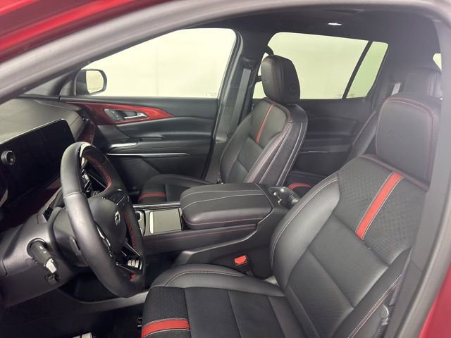 Used 2025 Chevrolet Traverse RS image 30