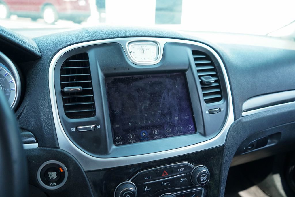Used 2019 Chrysler 300 Limited w/ Safetytec Plus Group image 21