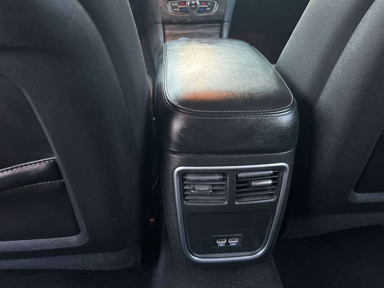 Used 2019 Chrysler 300 Touring w/ Sport Appearance Package RWD image 14