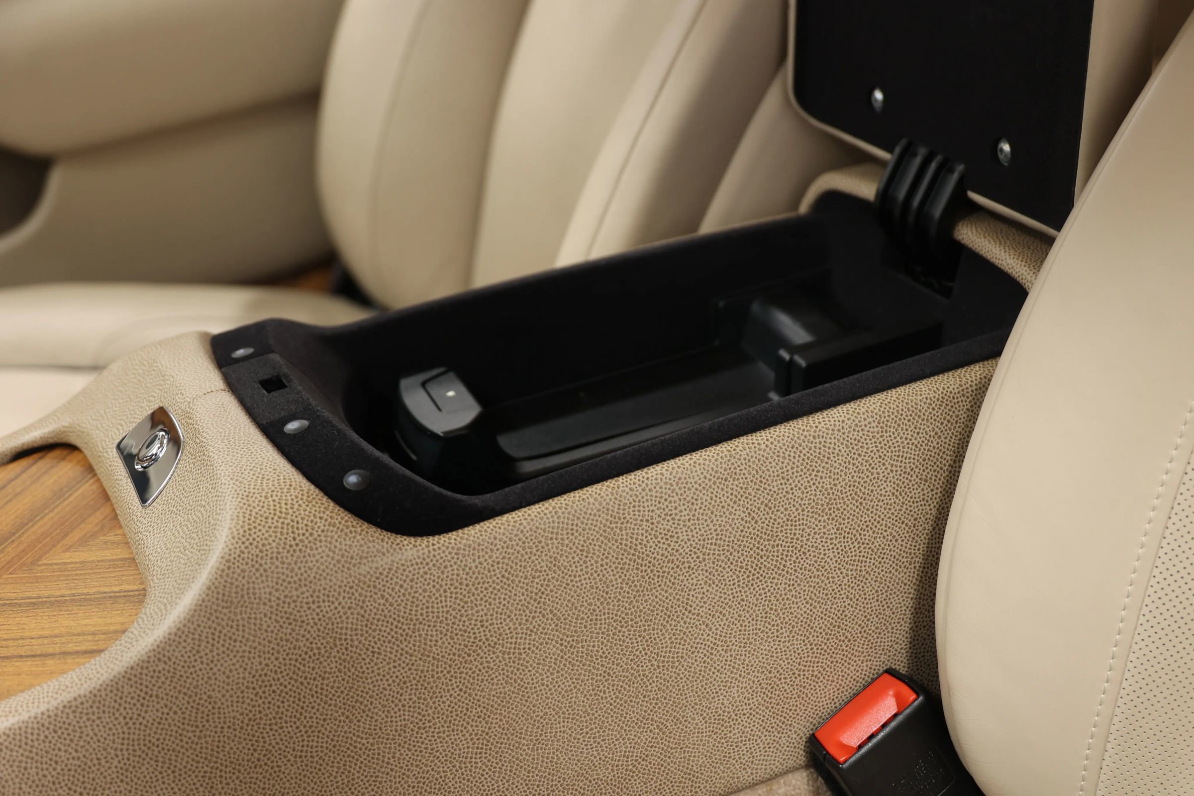 Used 2014 Rolls-Royce Wraith image 27