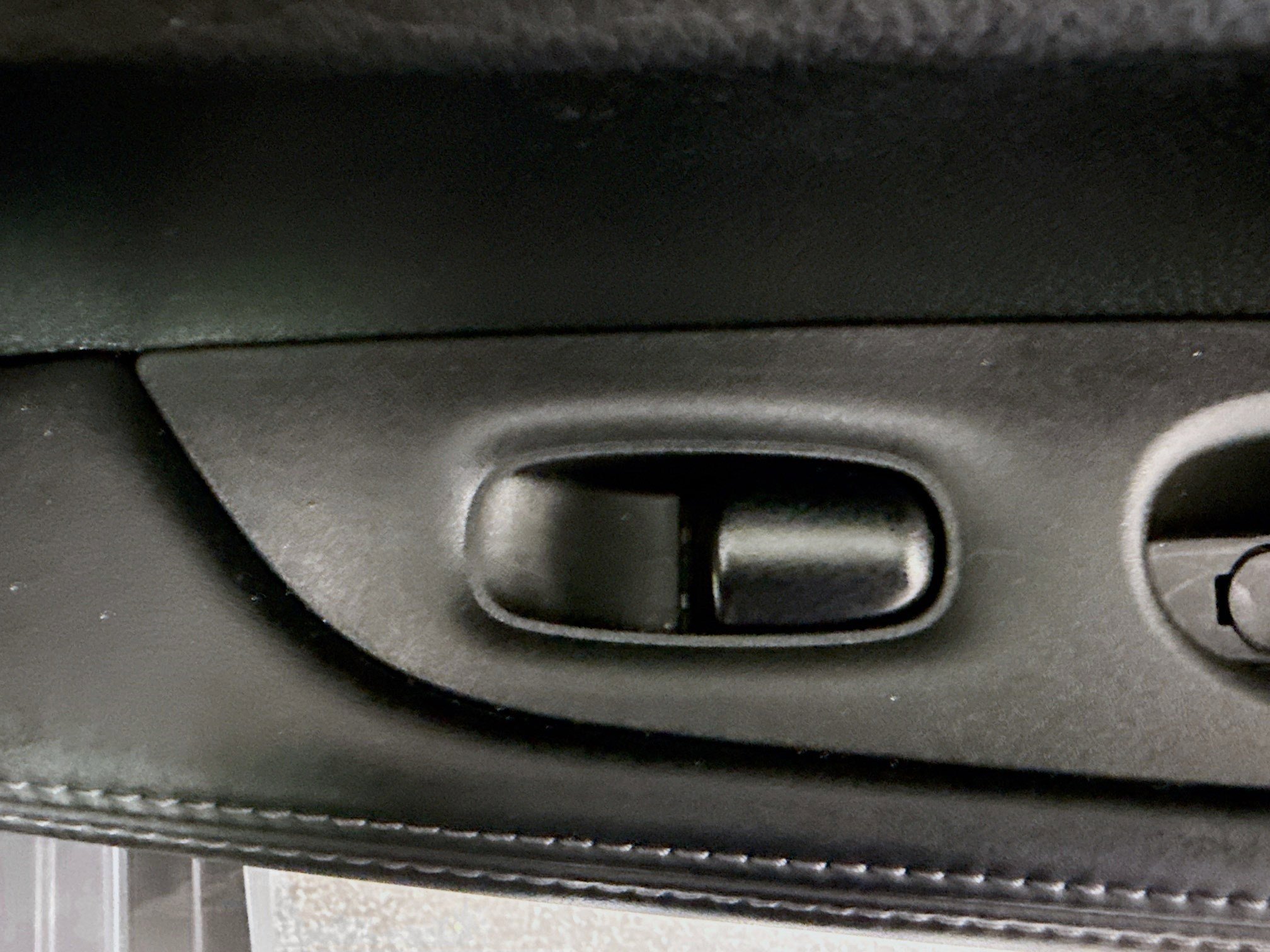 Used 2019 Nissan Rogue SV image 31