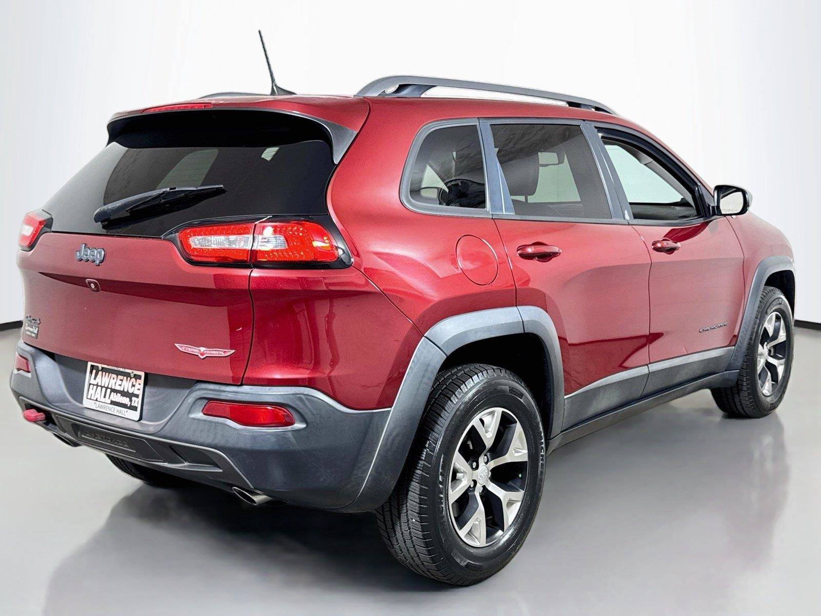 Used 2017 Jeep Cherokee Trailhawk AWD/4WD image 4