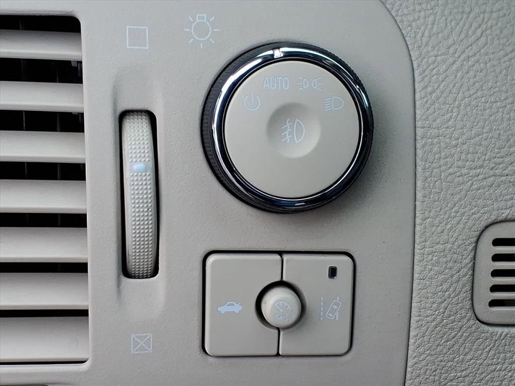 Used 2010 Cadillac DTS Platinum FWD image 15