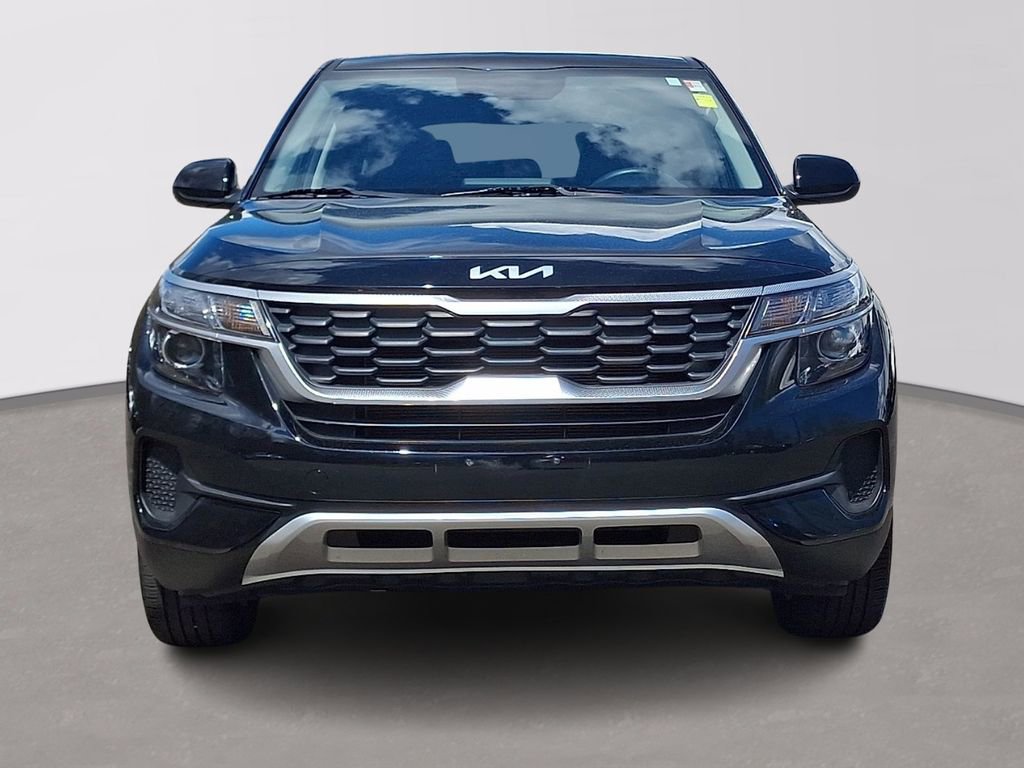 Certified 2023 Kia Seltos LX AWD/4WD image 2