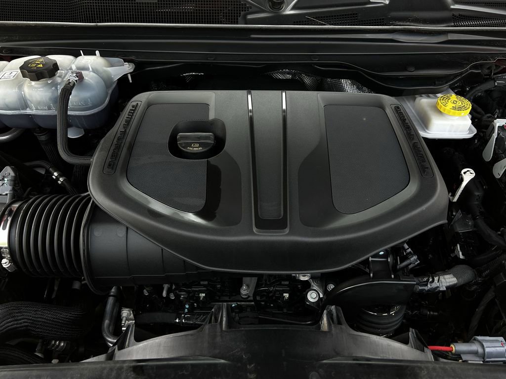 Used 2025 RAM 1500 Laramie AWD/4WD image 35