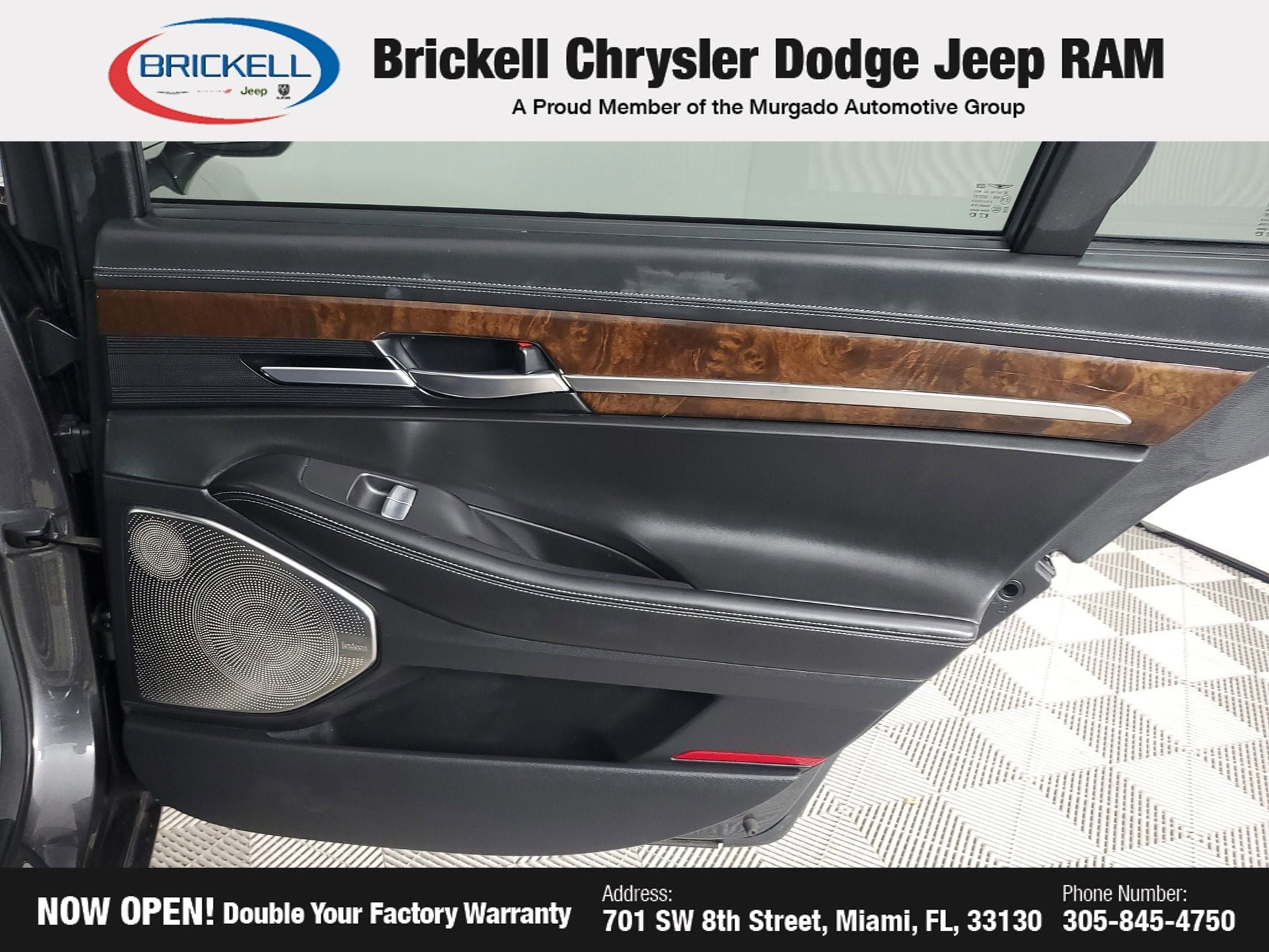 Used 2017 Genesis G90 3.3T Premium RWD image 26
