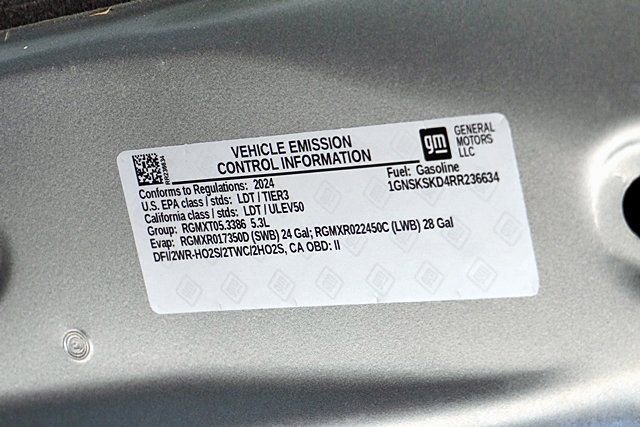 Used 2024 Chevrolet Tahoe Premier AWD/4WD image 32