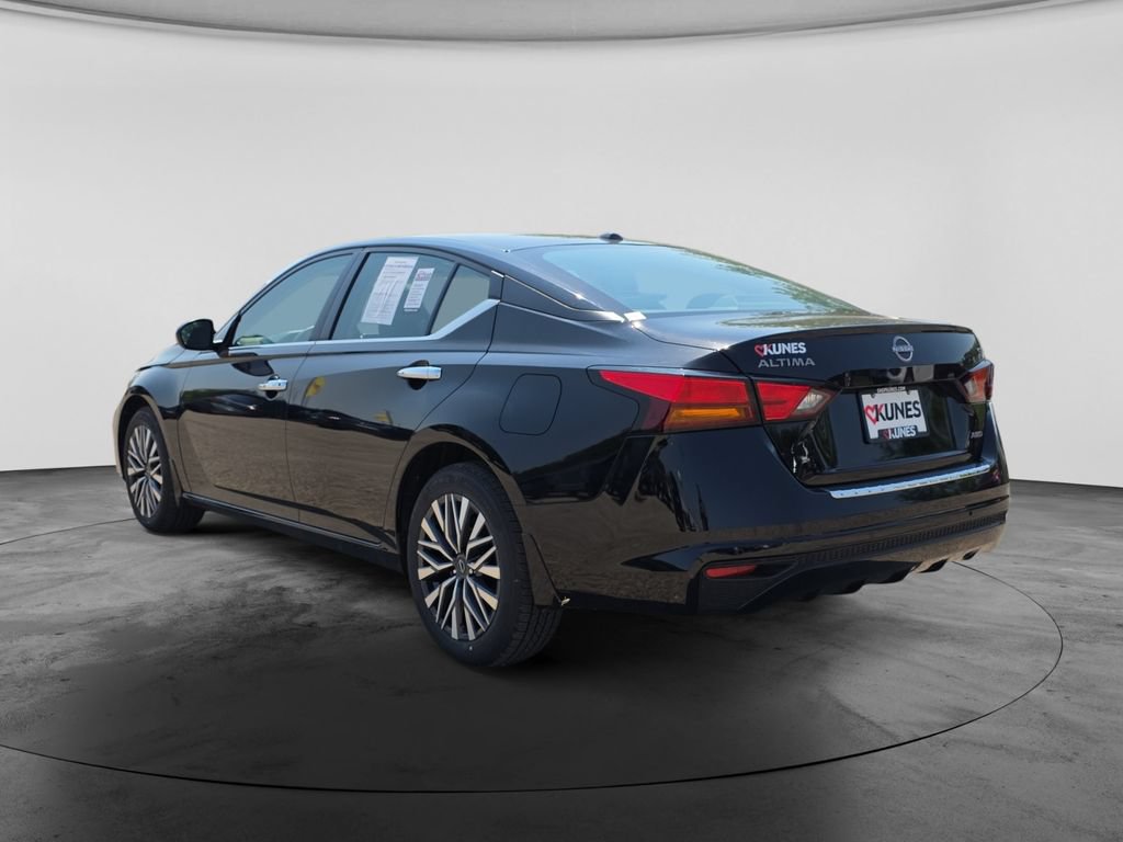 Used 2023 Nissan Altima 2.5 SV AWD/4WD image 6