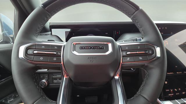 New 2026 GMC Yukon Denali w/ Denali Reserve Package image 13