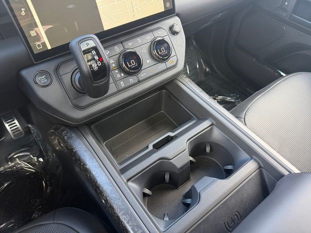 New 2026 Land Rover Defender 110 OCTA AWD/4WD image 24