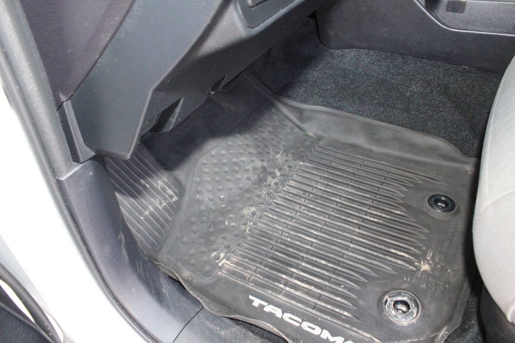Used 2020 Toyota Tacoma SR AWD/4WD image 23