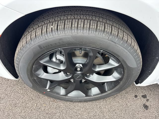 New 2027 Chrysler Pacifica Limited w/ S Appearance Package AWD/4WD image 37