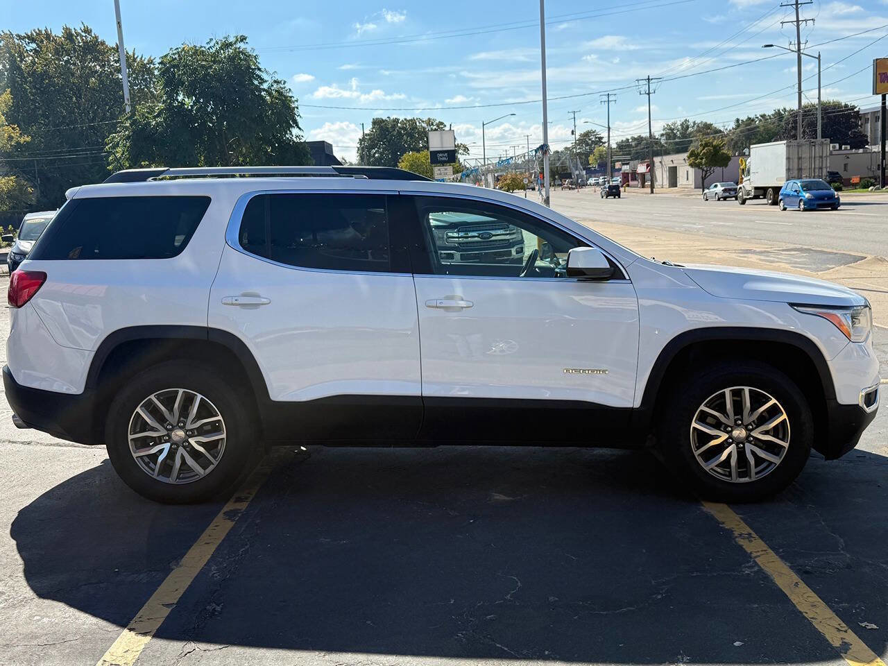 Used 2019 GMC Acadia SLE w/ Driver Alert Package I image 6