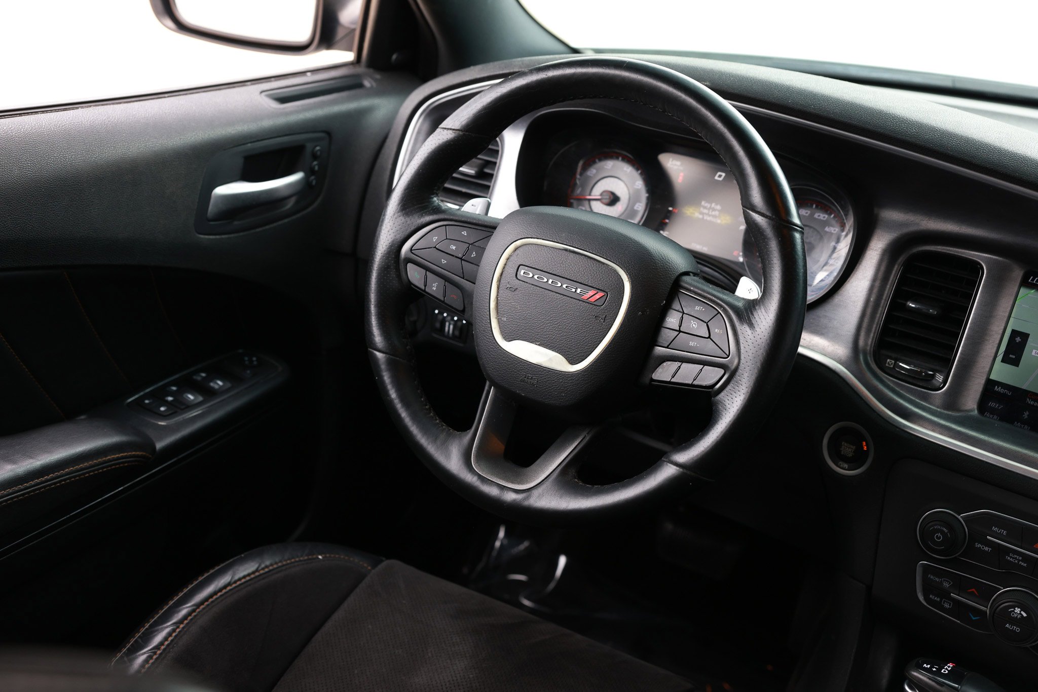 Used 2018 Dodge Charger R/T RWD image 33