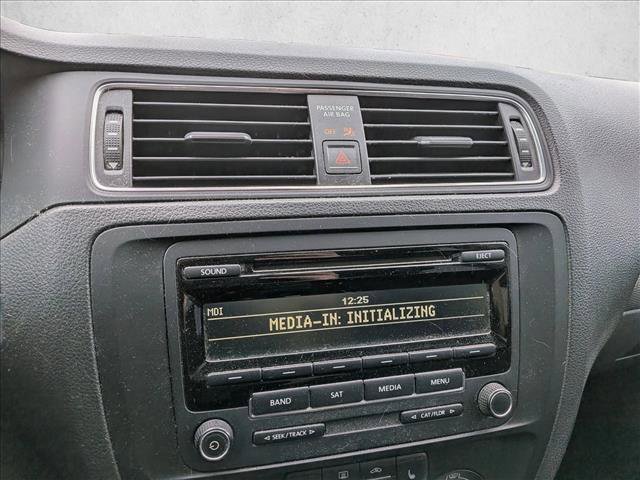 Used 2015 Volkswagen Jetta SE image 12