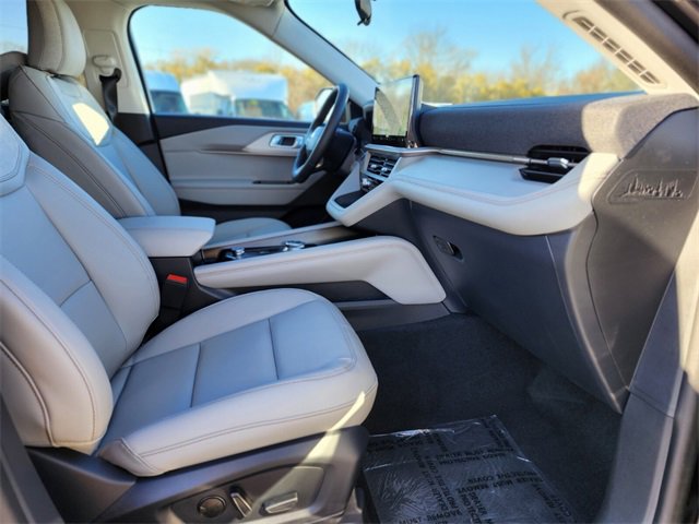 New 2026 Ford Explorer Active w/ Active Comfort Package image 11