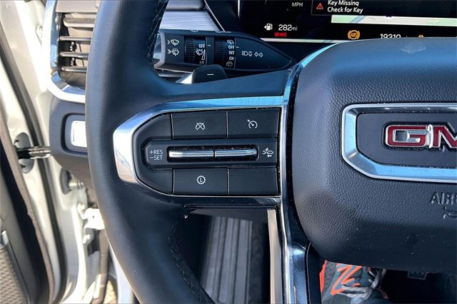 Used 2025 GMC Acadia Elevation image 11