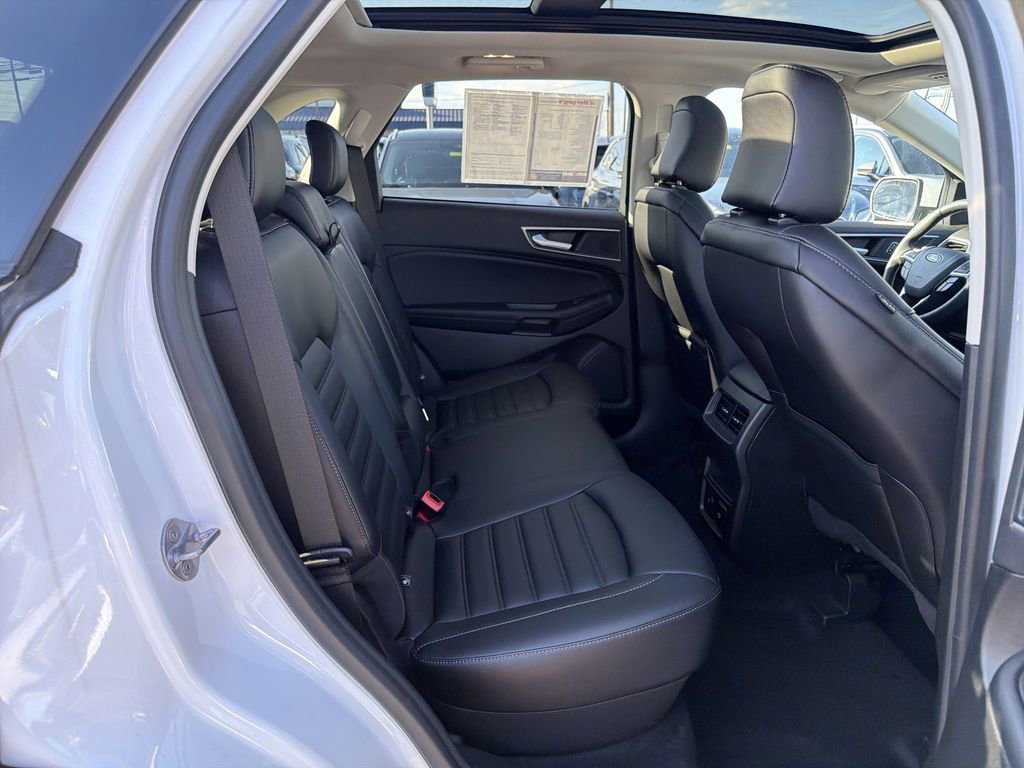 Used 2024 Ford Edge SEL w/ Convenience Package image 17