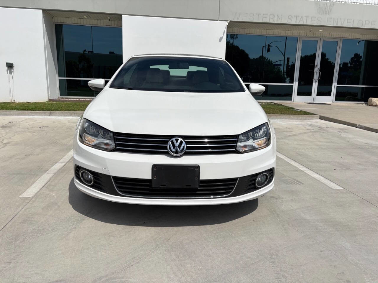 Used 2013 Volkswagen Eos Komfort image 2