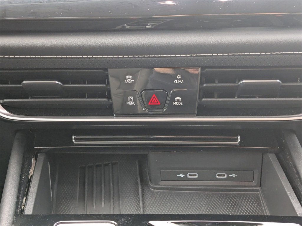 Used 2025 Volkswagen Atlas SE image 25