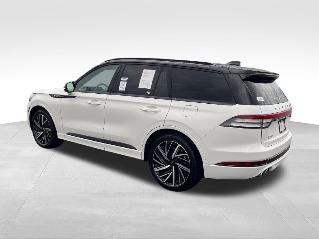 Used 2025 Lincoln Aviator Black Label w/ Black Label Special Edition AWD/4WD image 3