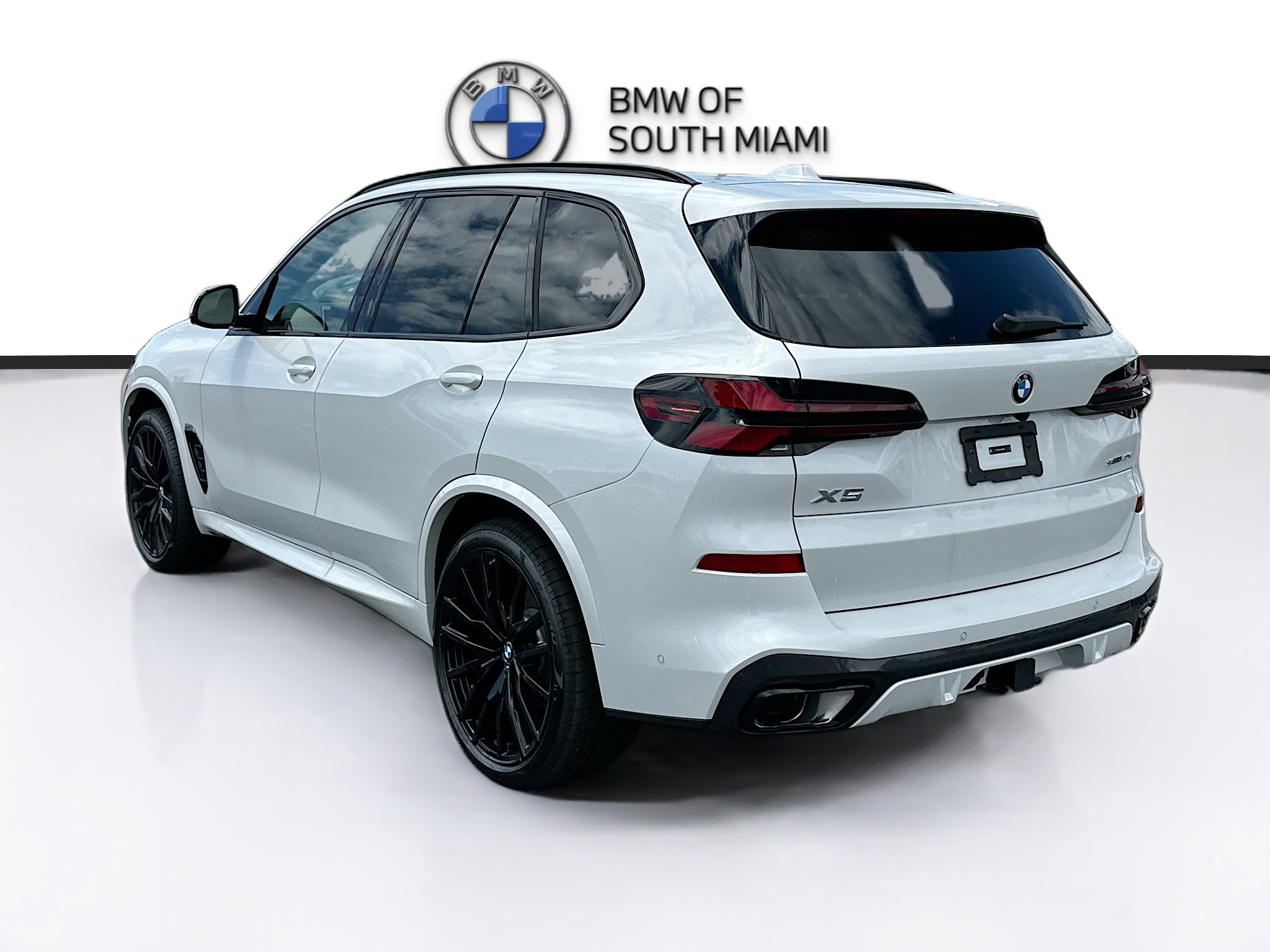 New 2026 BMW X5 sDrive40i w/ M Sport Package image 4