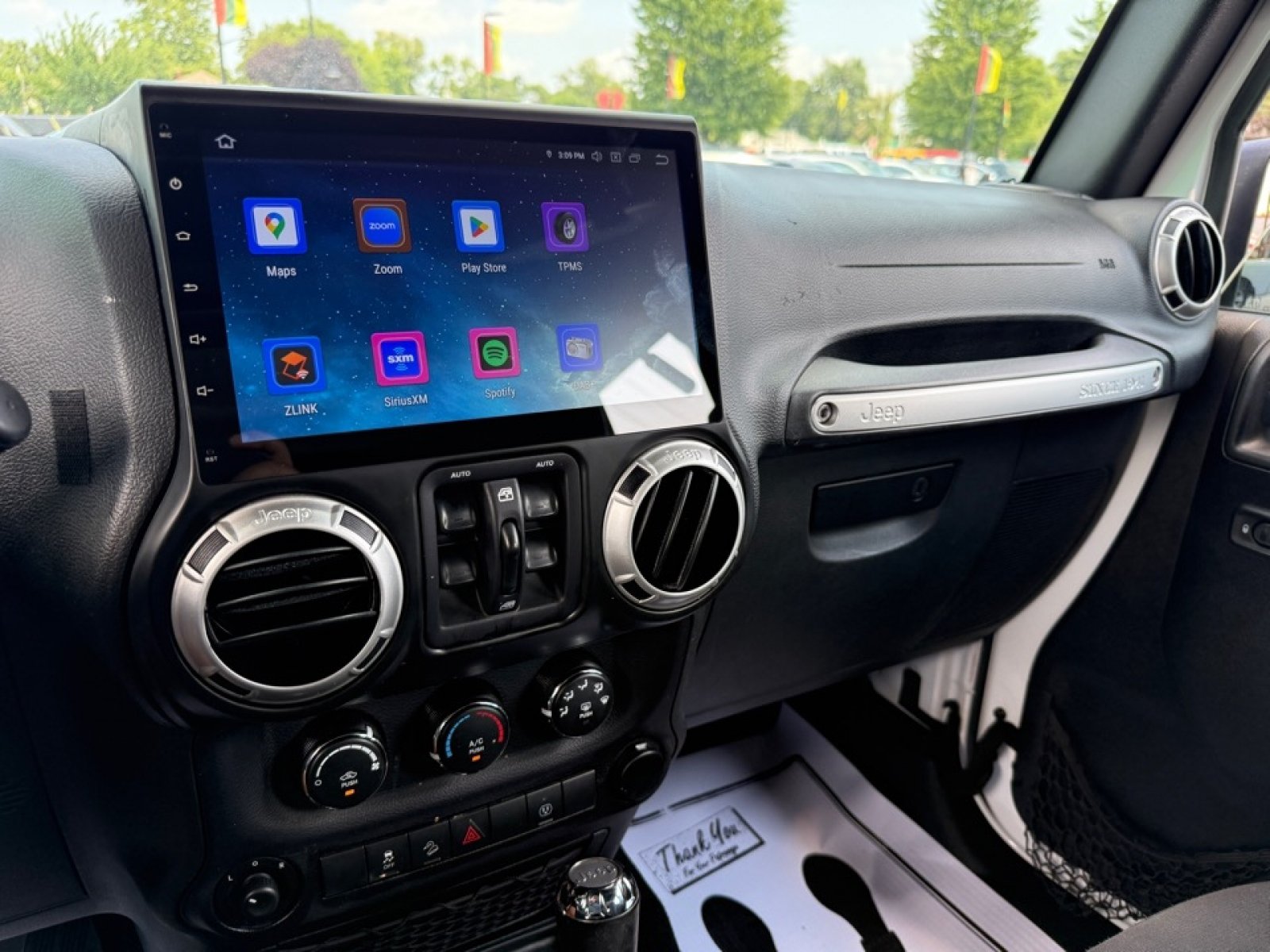 Used 2018 Jeep Wrangler Unlimited Sahara AWD/4WD image 11