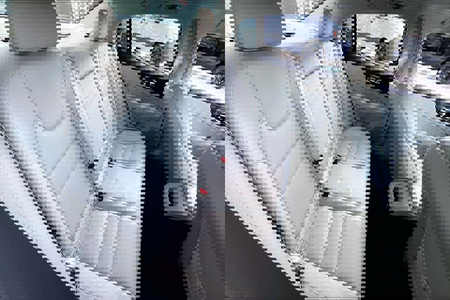 Used 2020 Volvo S60 T5 Momentum image 18