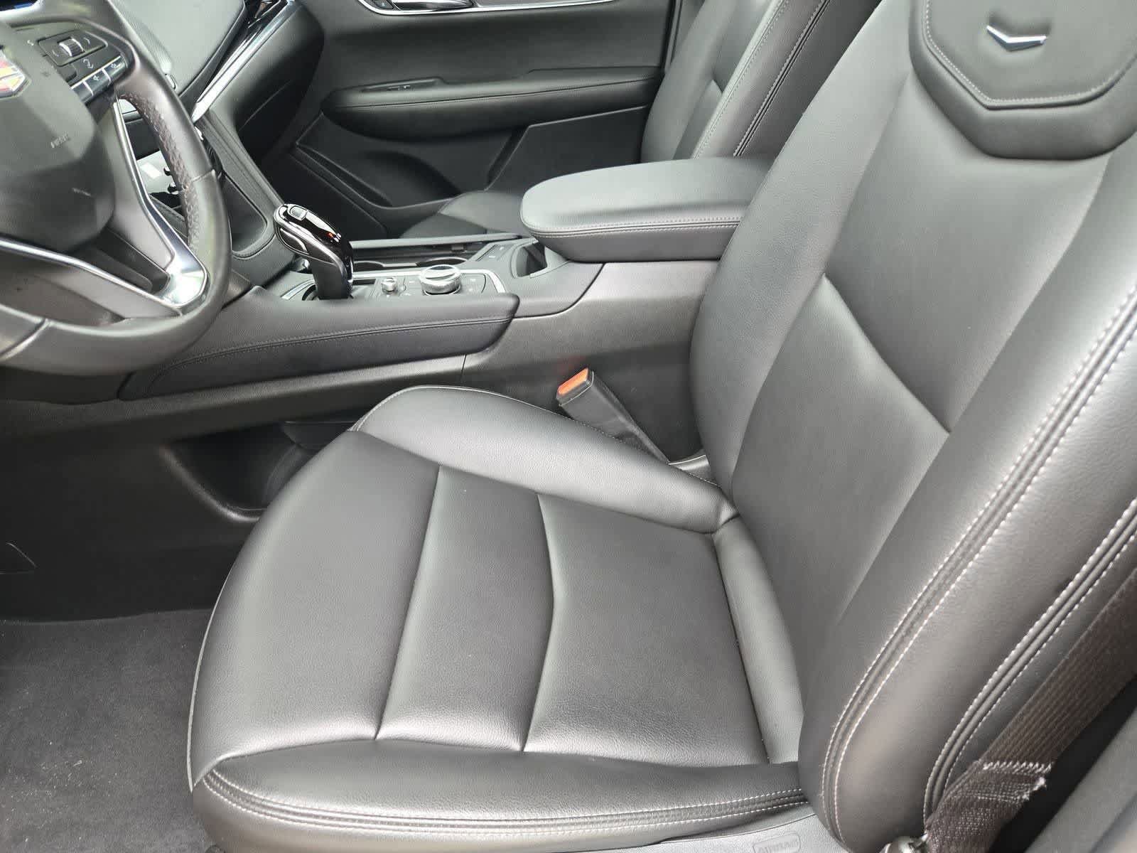 Used 2024 Cadillac XT6 Luxury w/ LPO, Floor Liner Package AWD/4WD image 14