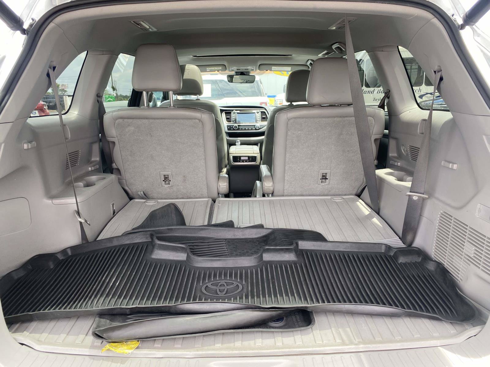 Used 2017 Toyota Highlander Limited FWD image 10