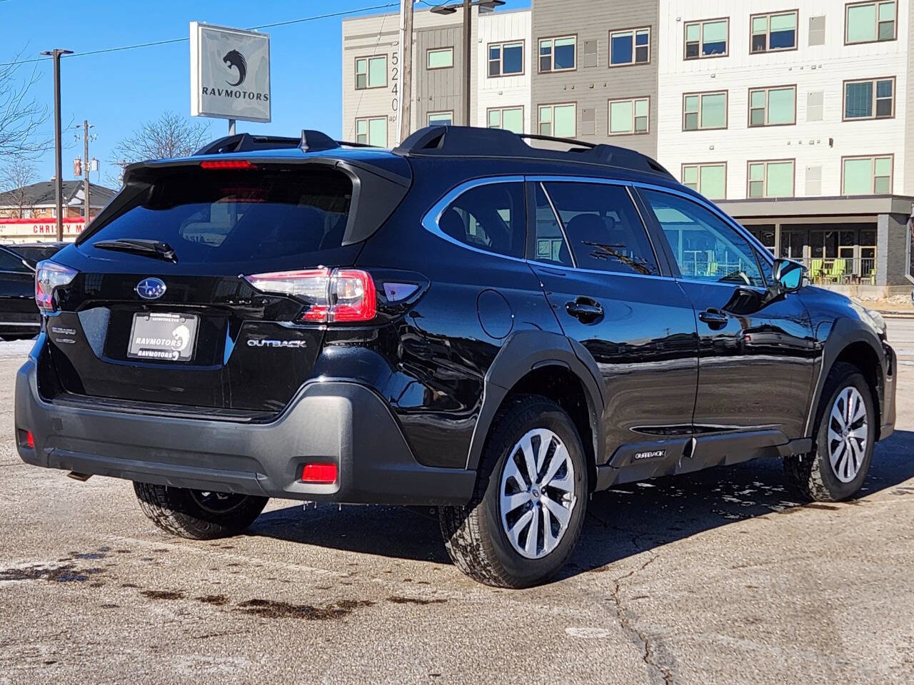 Used 2023 Subaru Outback Premium image 10