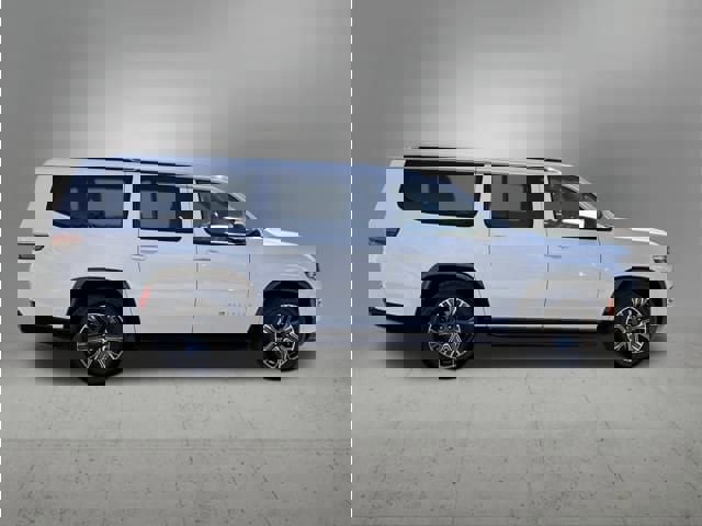 Used 2024 Jeep Wagoneer L Series II w/ Flexible Seating Group AWD/4WD image 6