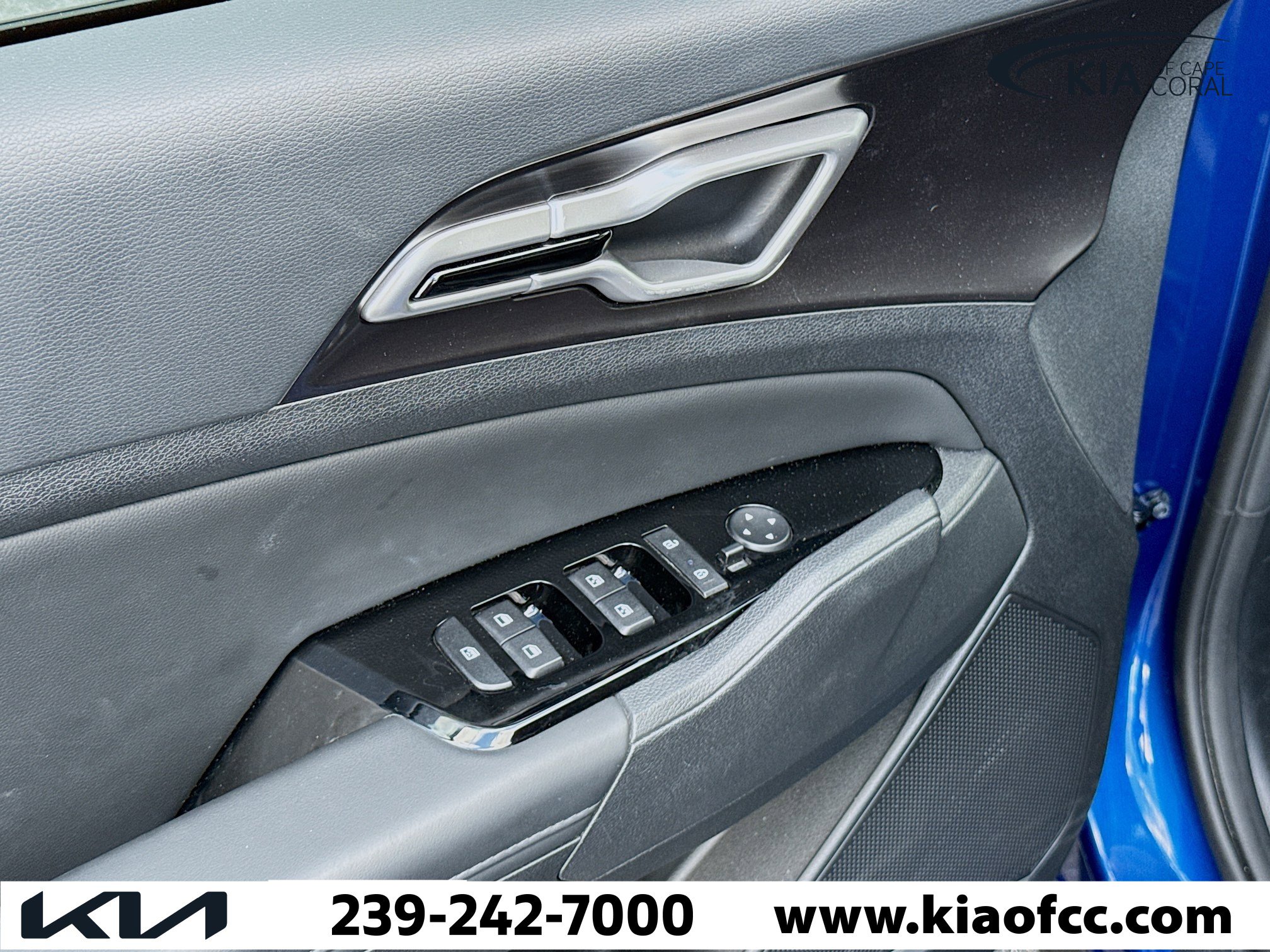 Used 2025 Kia Sportage EX image 21