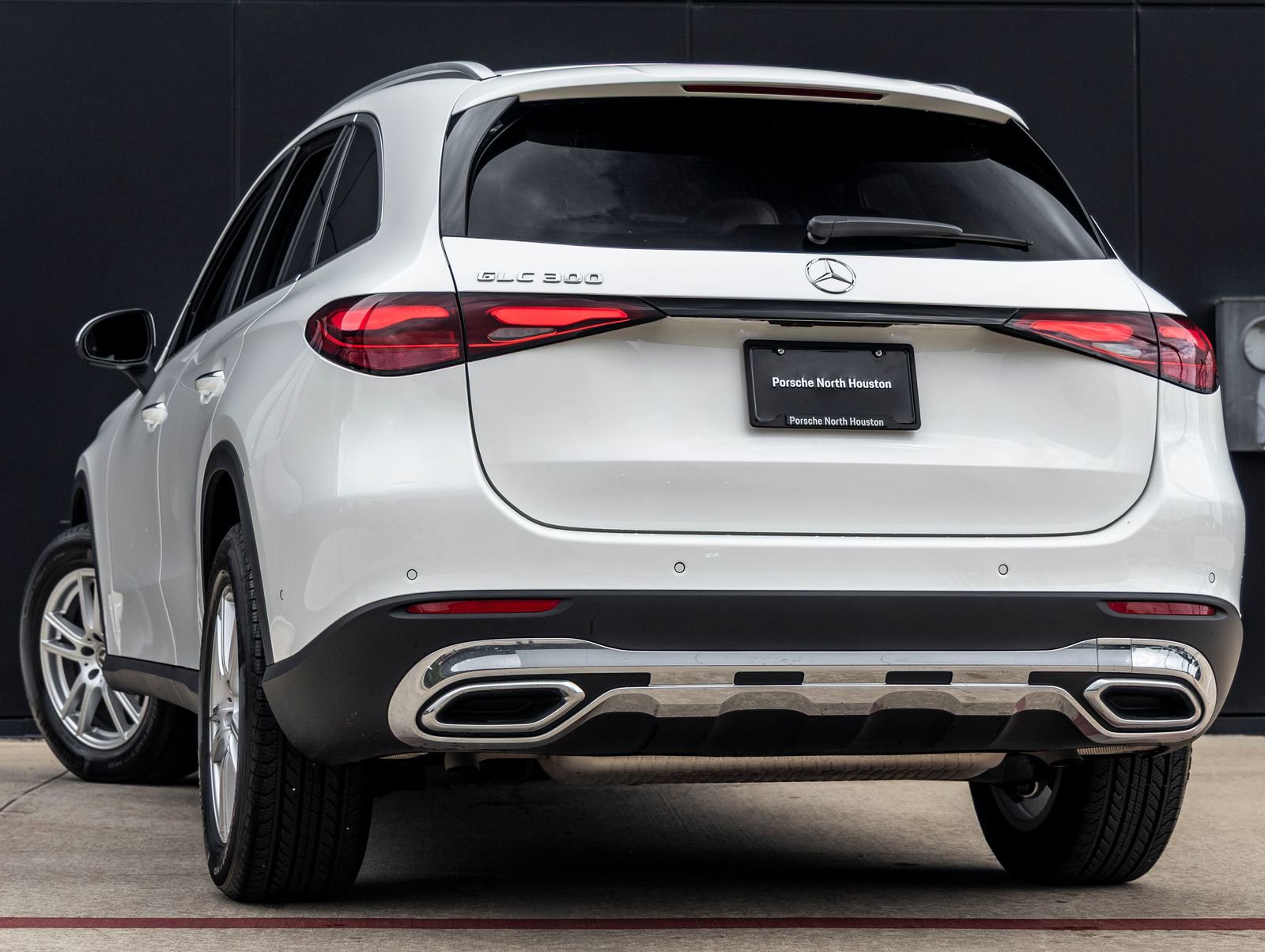 Used 2025 Mercedes-Benz GLC 300 image 6