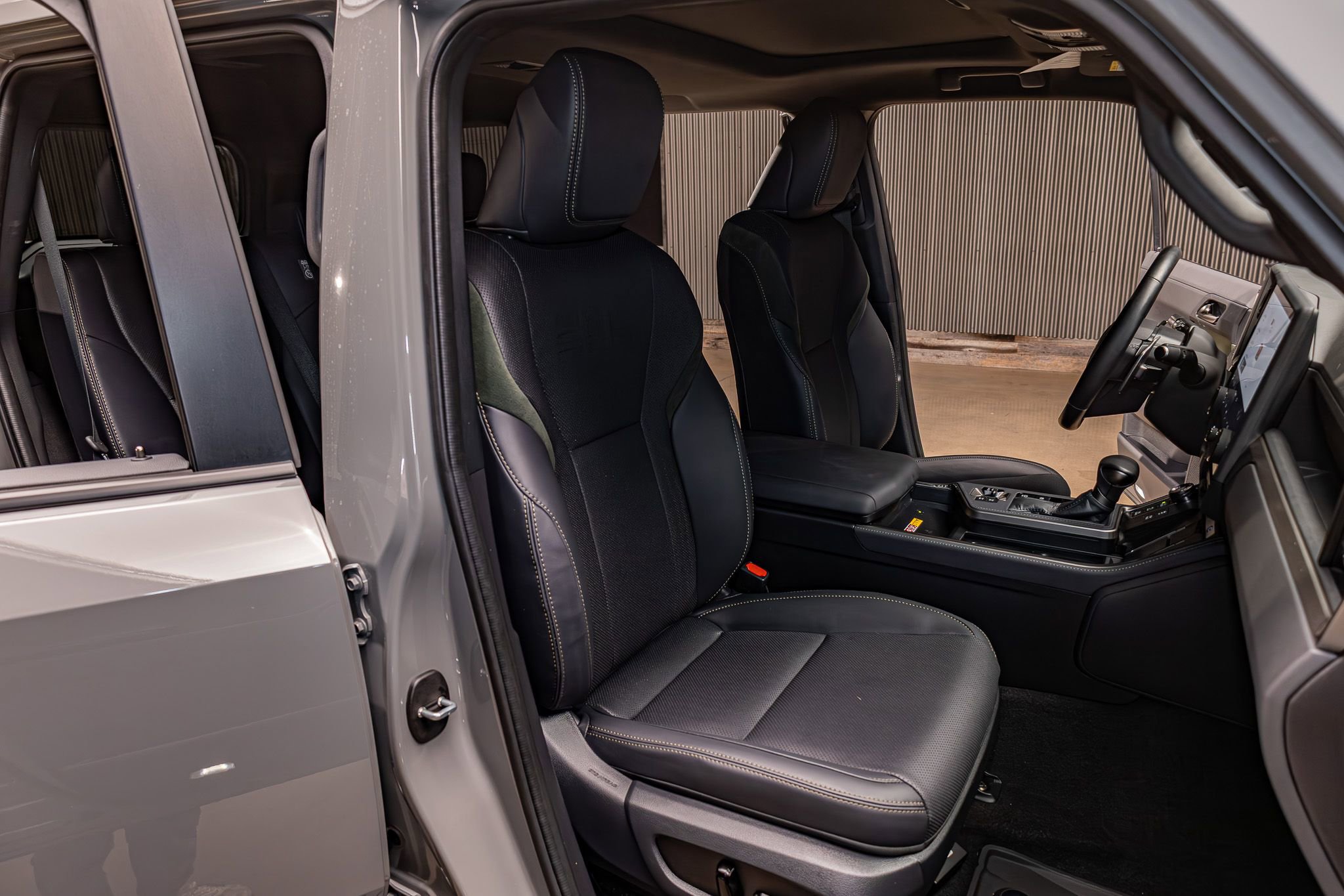Used 2025 Lexus GX 550 image 27