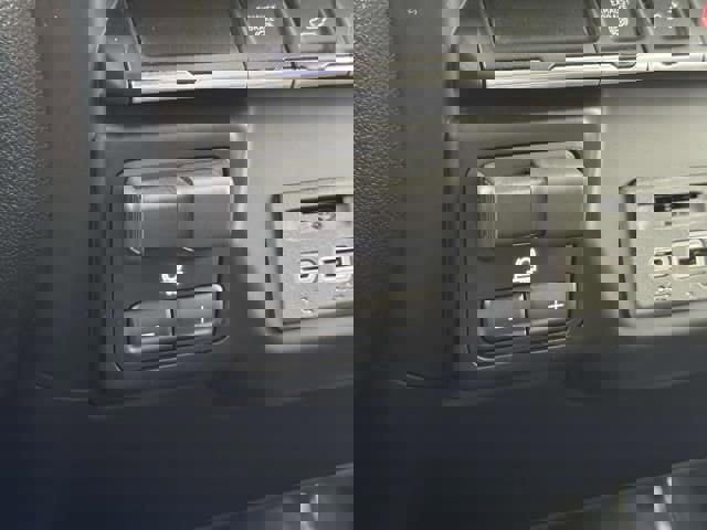 Used 2022 GMC Sierra 2500 SLE w/ SLE Value Package; image 28