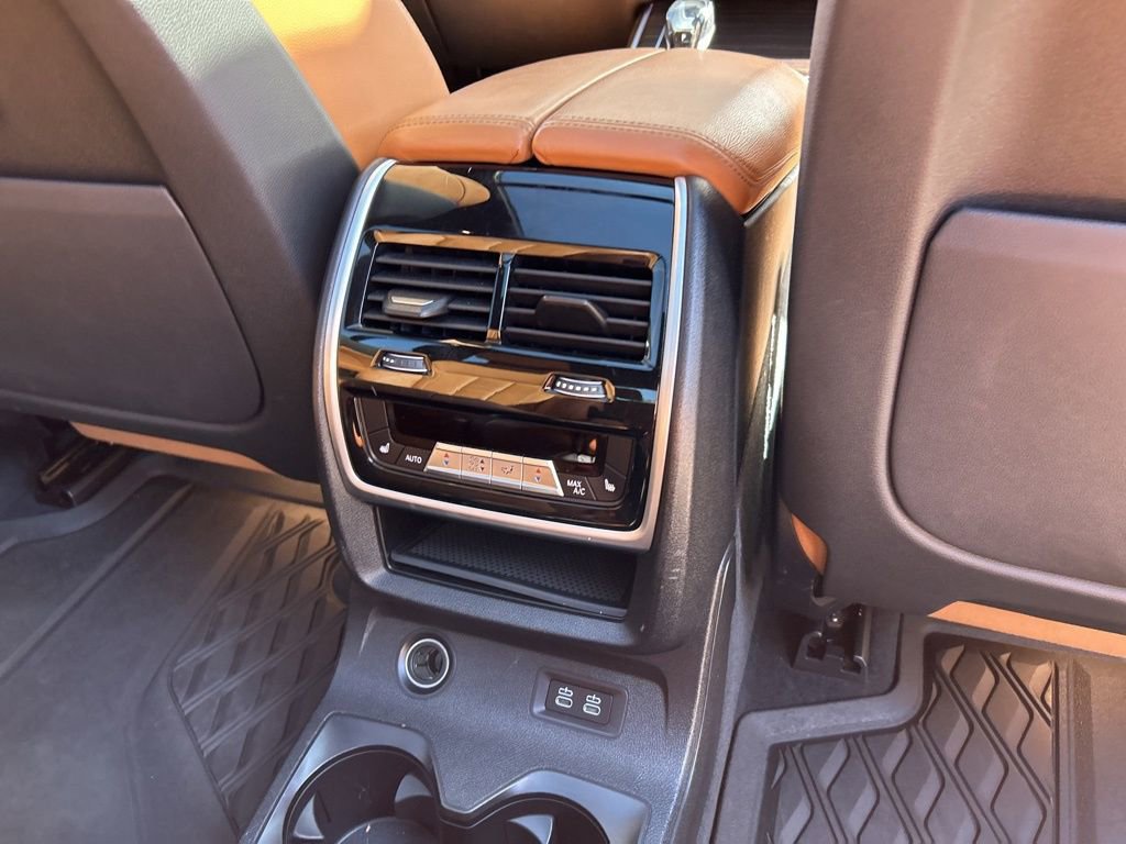 Used 2021 BMW X7 xDrive40i w/ M Sport Package image 24