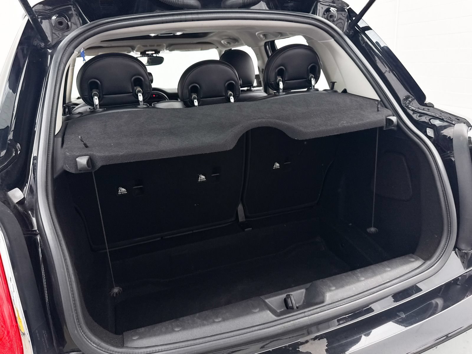 Used 2017 MINI Cooper 4-Door Hardtop FWD image 26