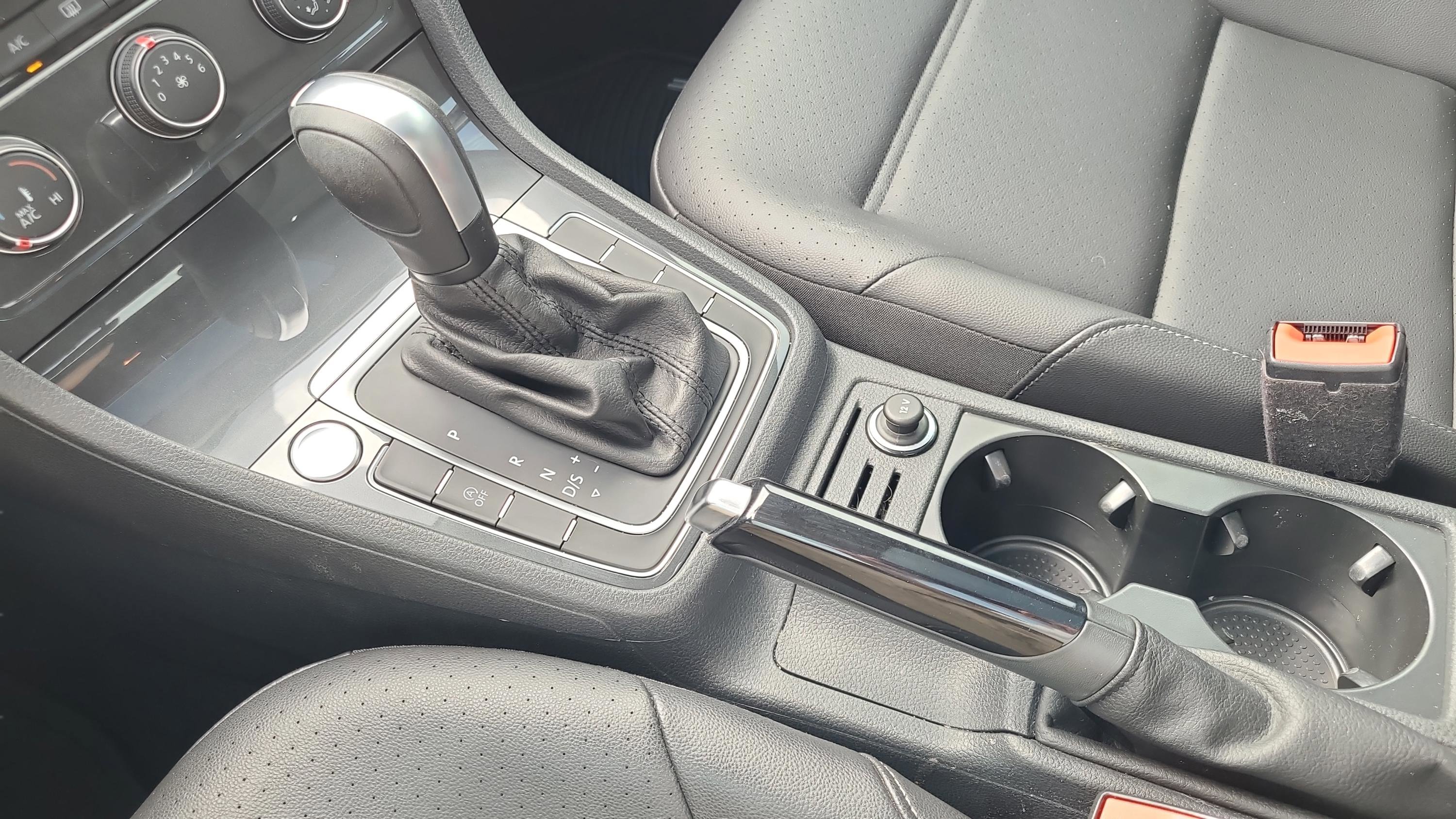 Used 2021 Volkswagen Golf 4-Door image 22