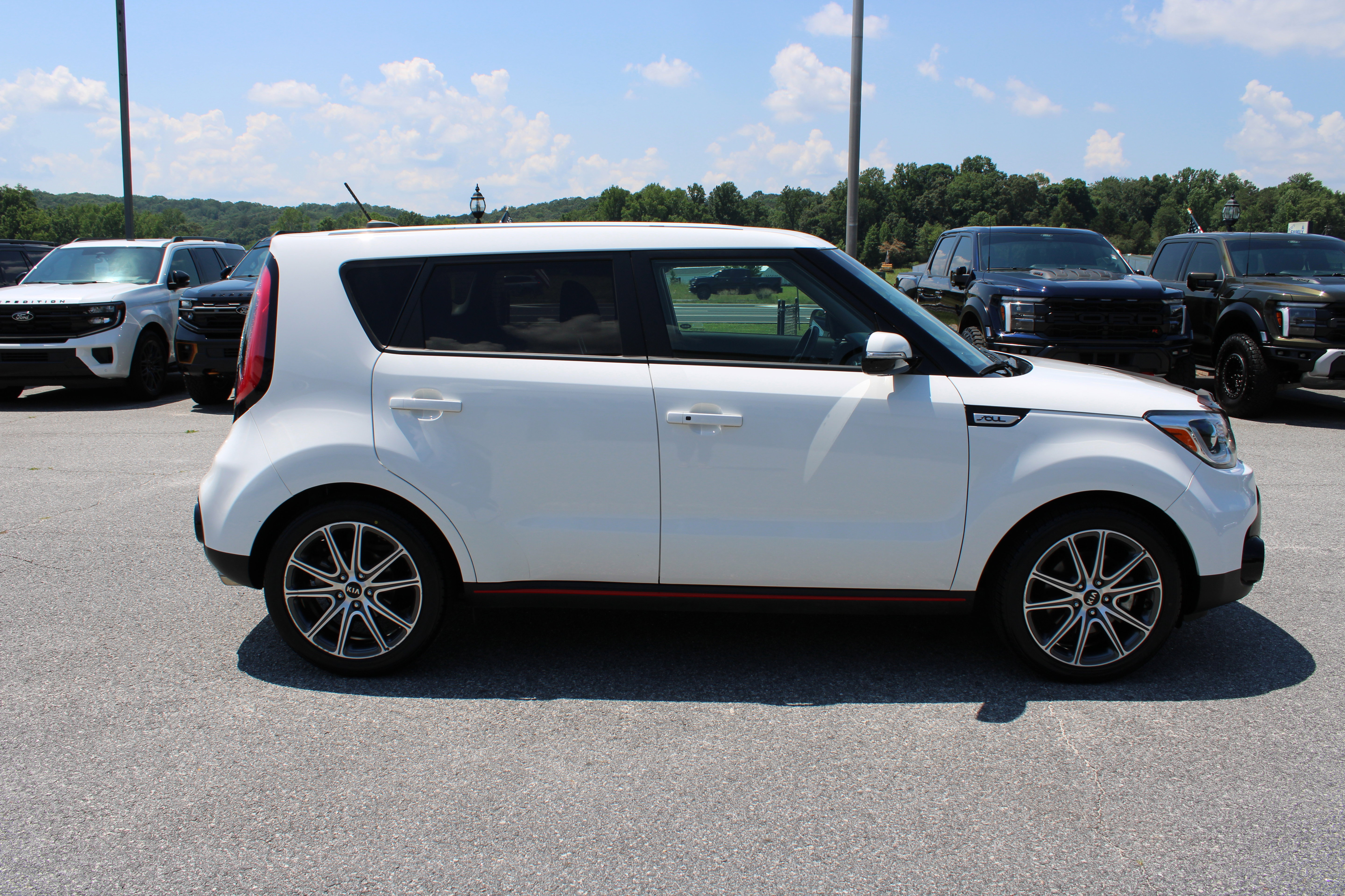 Used 2019 Kia Soul ! w/ Technology Package FWD image 5