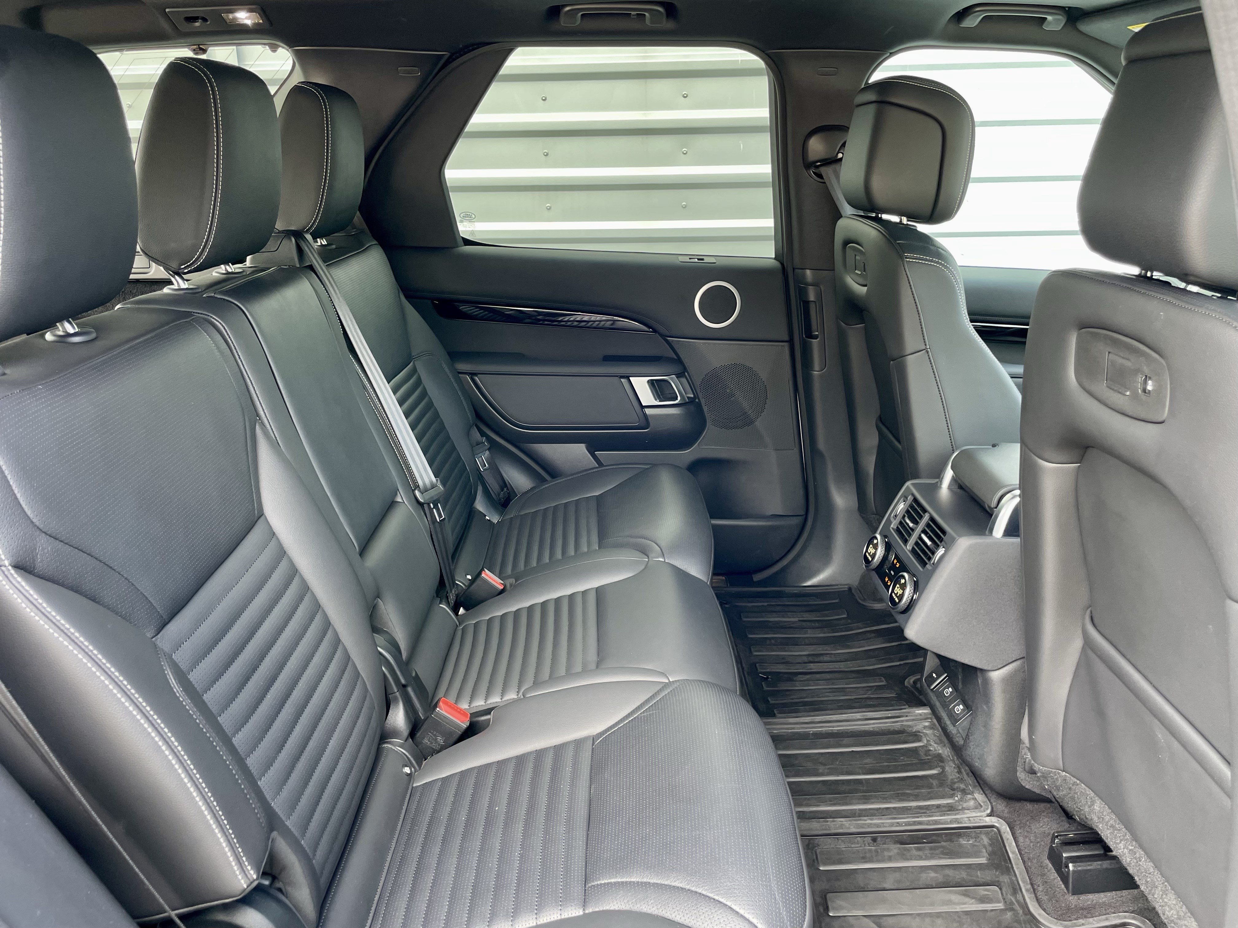 Certified 2025 Land Rover Discovery S AWD/4WD image 31