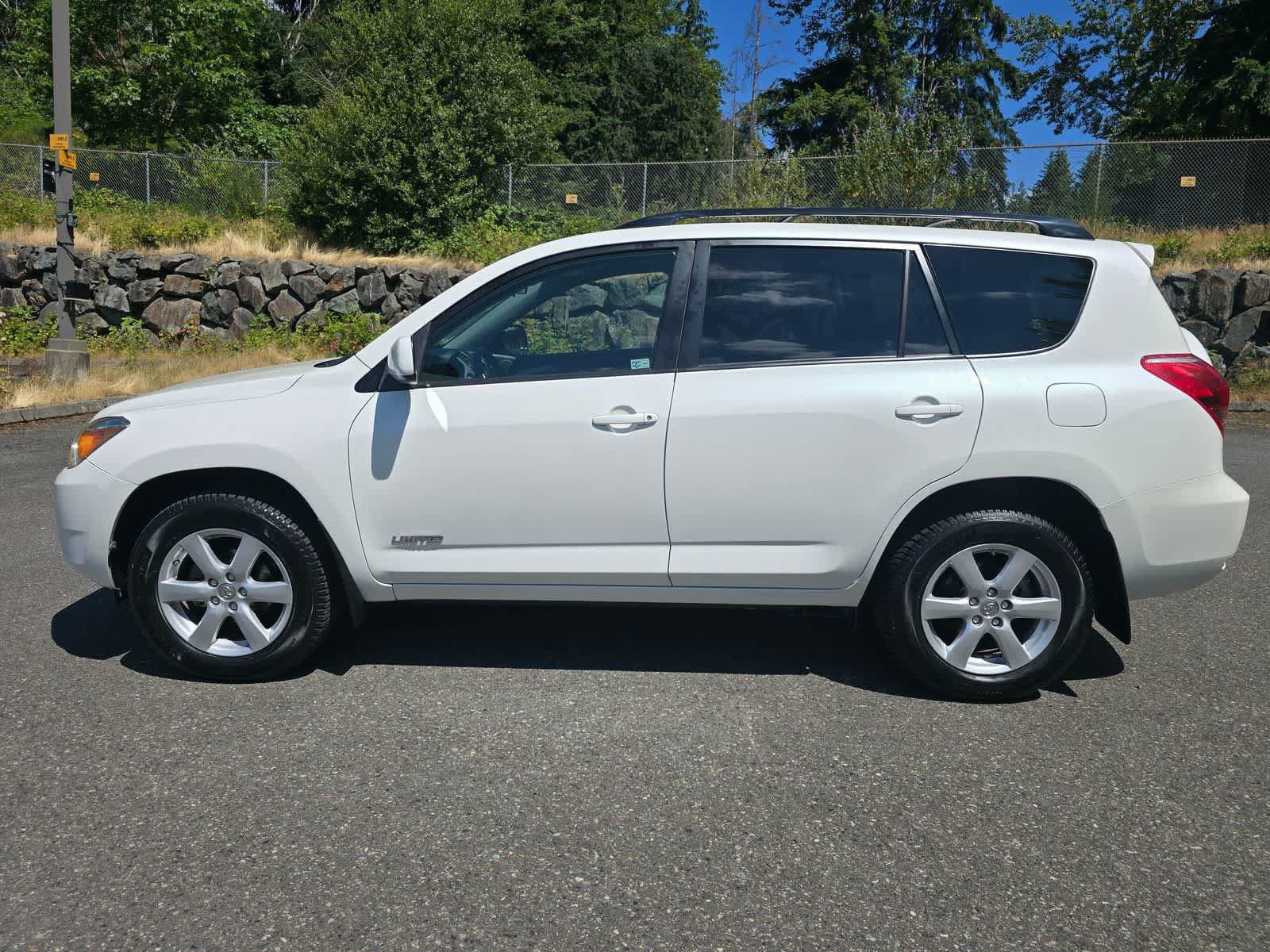 Used 2007 Toyota RAV4 Limited AWD/4WD image 3