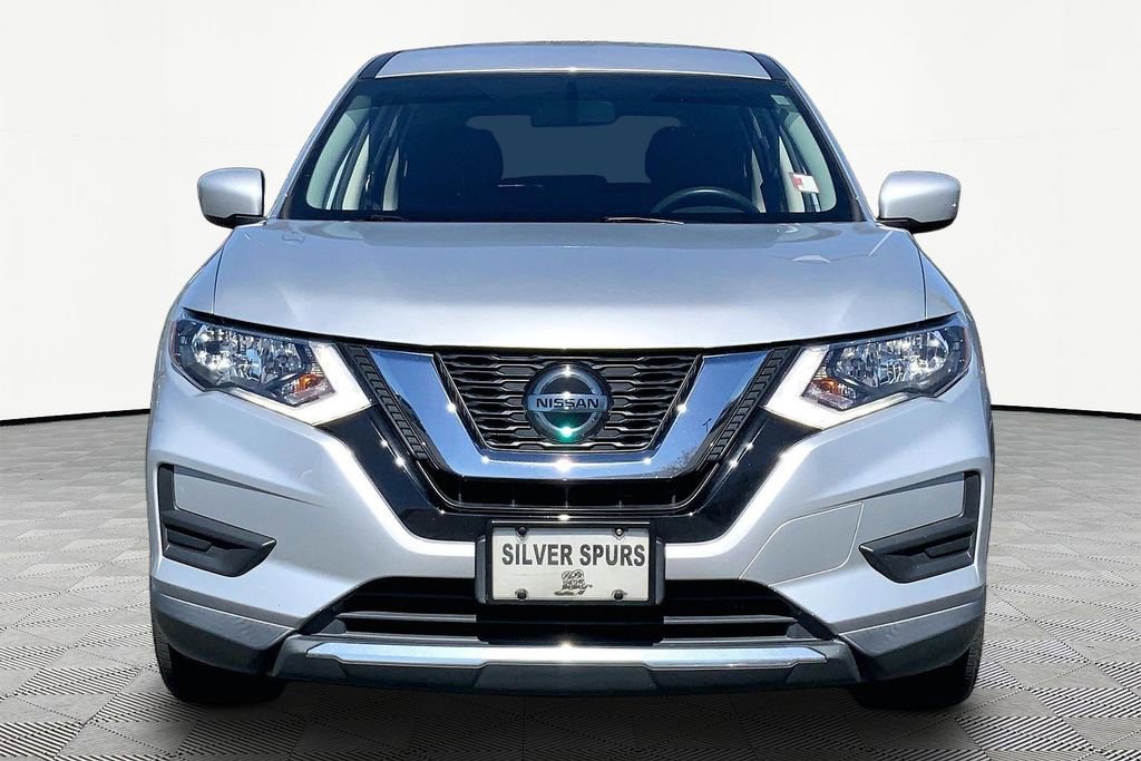 Used 2018 Nissan Rogue S image 2