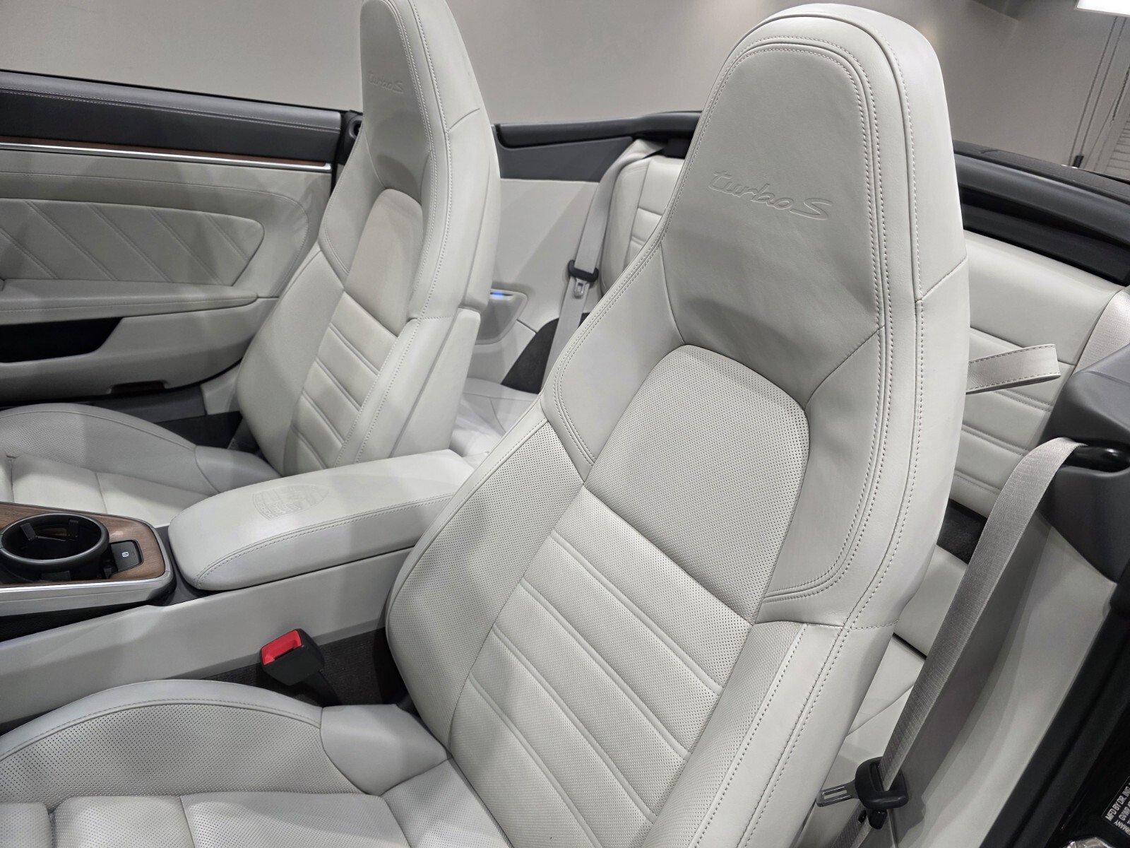 Used 2021 Porsche 911 Turbo S image 8