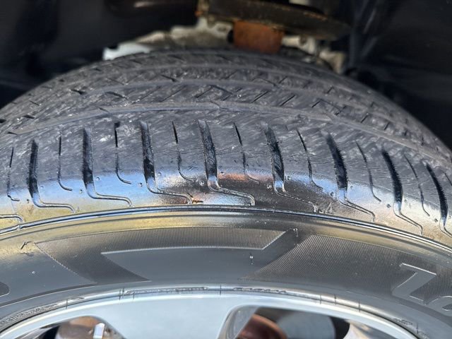 Used 2019 Jeep Cherokee Limited image 14