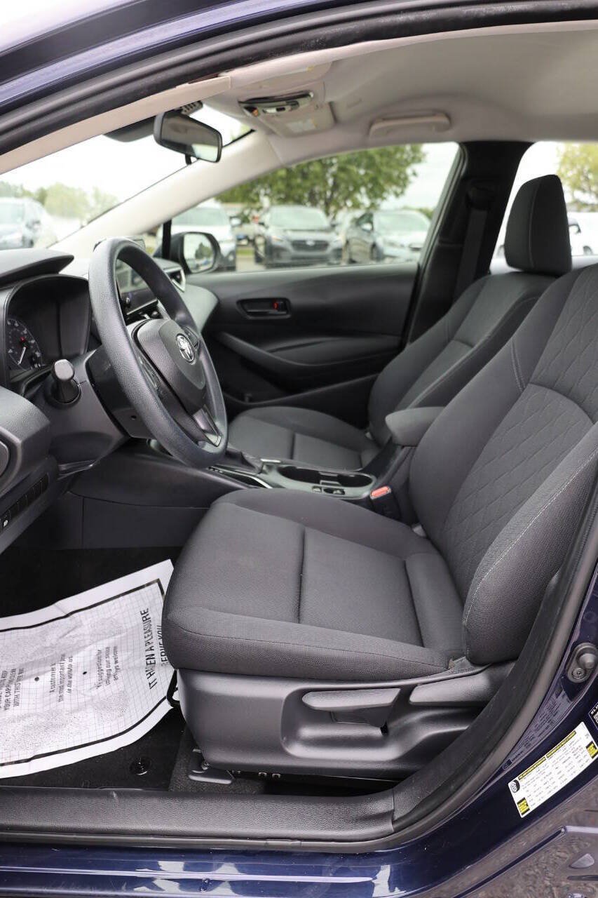 Used 2023 Toyota Corolla LE FWD image 13