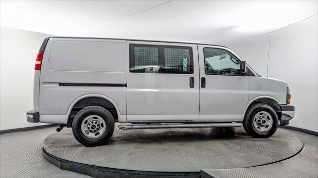 Used 2017 GMC Savana 2500 RWD image 9