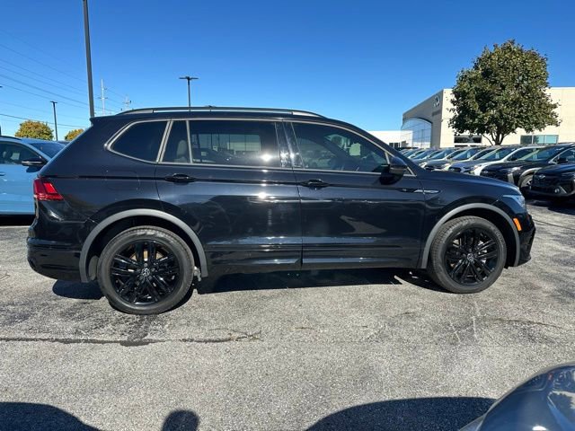 Used 2022 Volkswagen Tiguan SE R-Line image 8