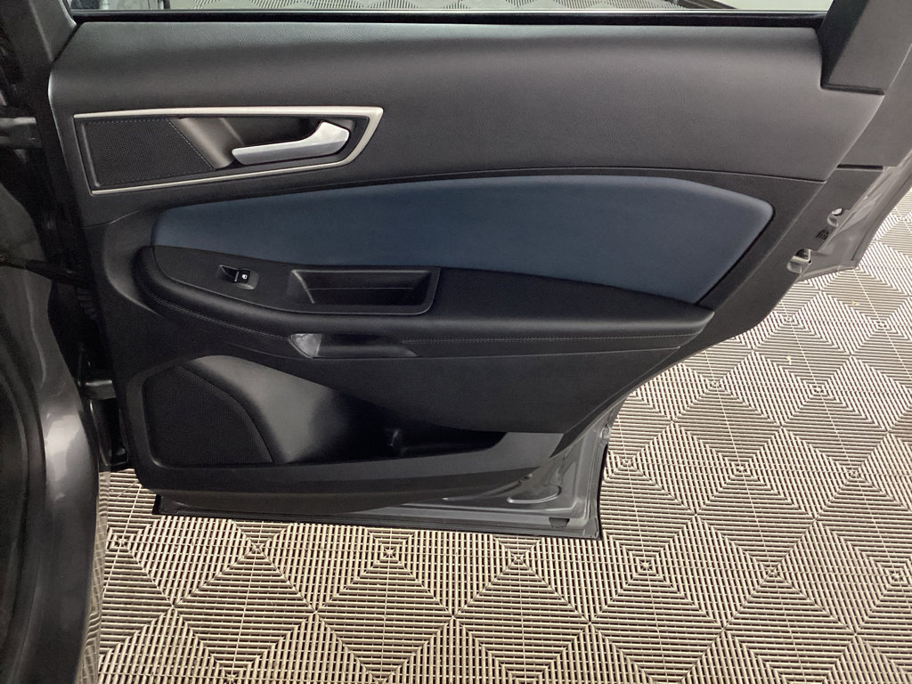 Used 2023 Ford Edge SEL w/ Sport Appearance Package image 12