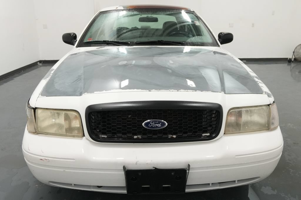 Used 2004 Ford Crown Victoria Police Interceptor RWD image 2